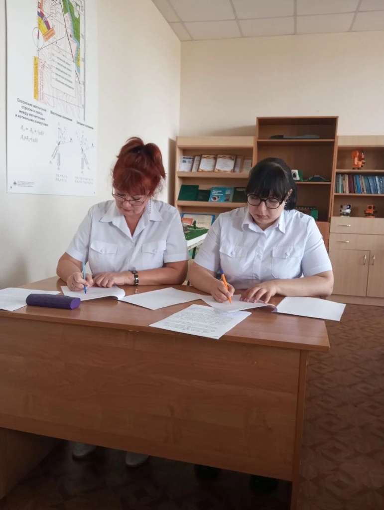 Подписание Акта в Ртищевском техникуме железнодорожного транспорта.jpg Подписание Акта в Ртищевском техникуме железнодорожного транспорта.jpg
